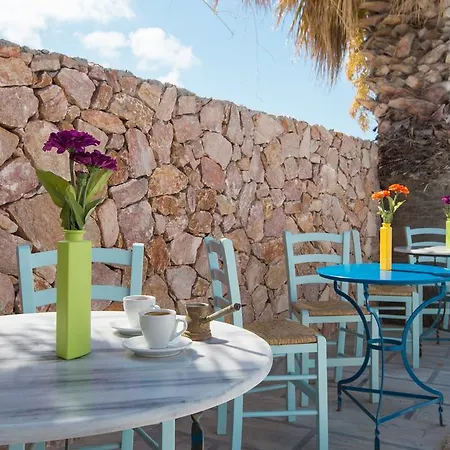 Iliada Hotel Perissa (Santorini)