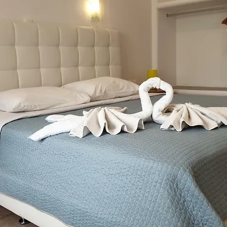 Iliada 4* Perissa (Santorini)